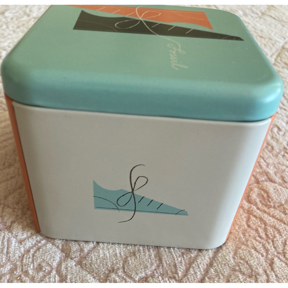 🍉Fossil watch tin